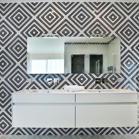 Residenza Leca Colonna アパートホテル