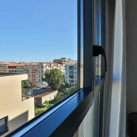 アパートホテル Residenza Leca Colonna 4*
