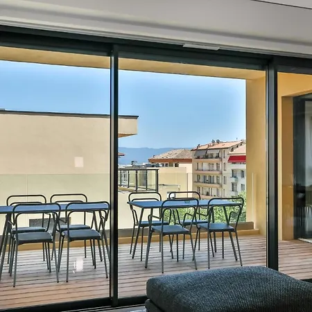 Residenza Leca Colonna מלון דירות 4*